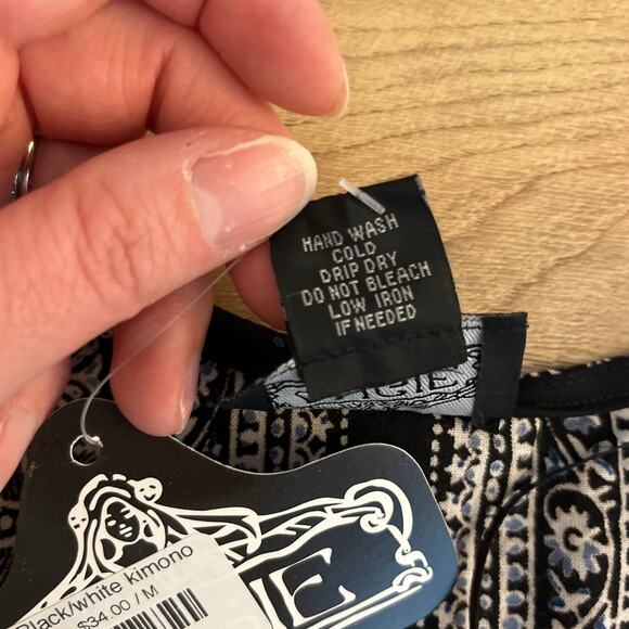 Angie Black White Bandana Print Kimono Sz Medium Boho Festival Beach Western NWT - Picture 4 of 6